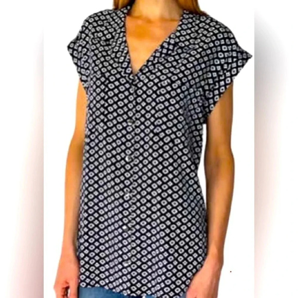 Jach’s Girlfriend Navy Patterned Button Down Top Size Medium - Picture 1 of 9